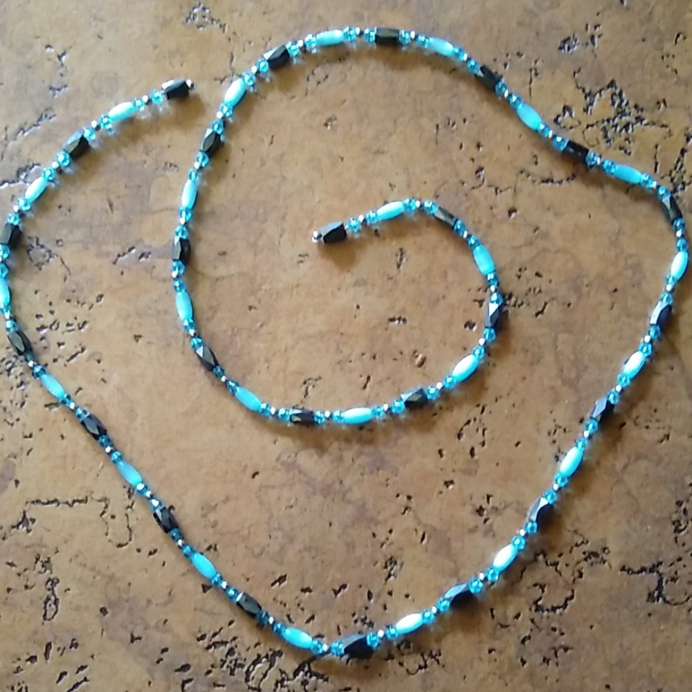 ♥️SOLD!♥️Magnetic Beaded Necklace/Bracelet - Picture 3 of 8